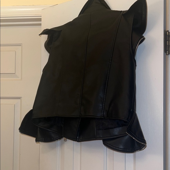 Azalea Wang Stylish Black Ruffled Faux Leather Vest XL - Picture 9 of 9